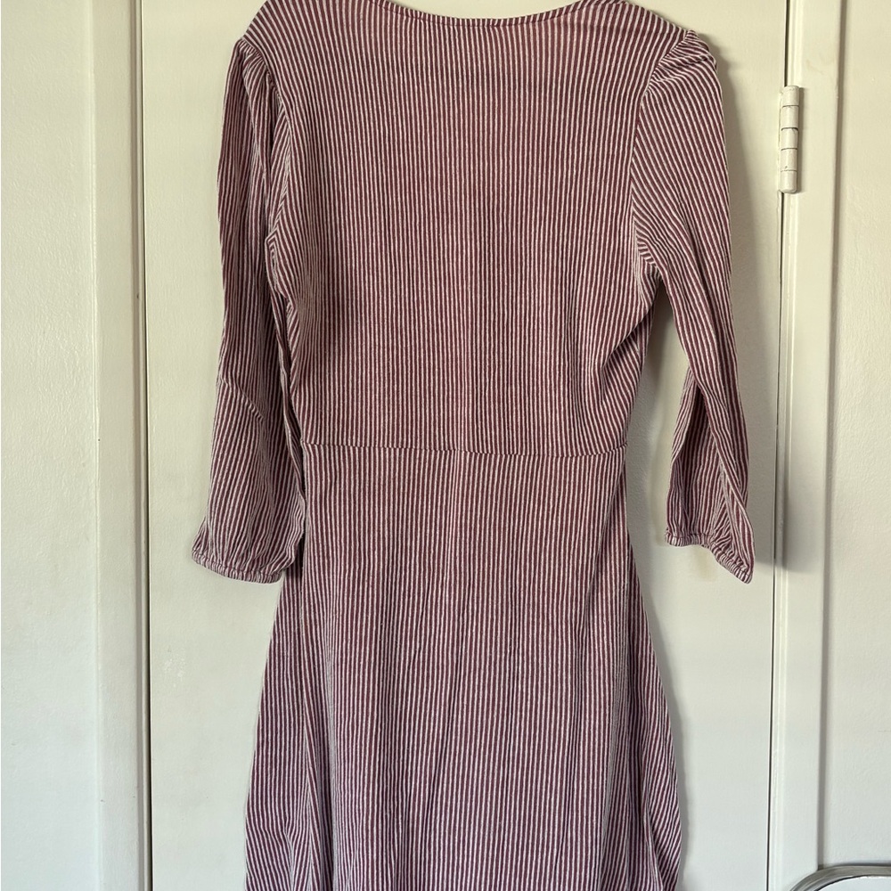 19 Cooper Mauve and White V-Neck Dress Size M - Picture 5 of 5
